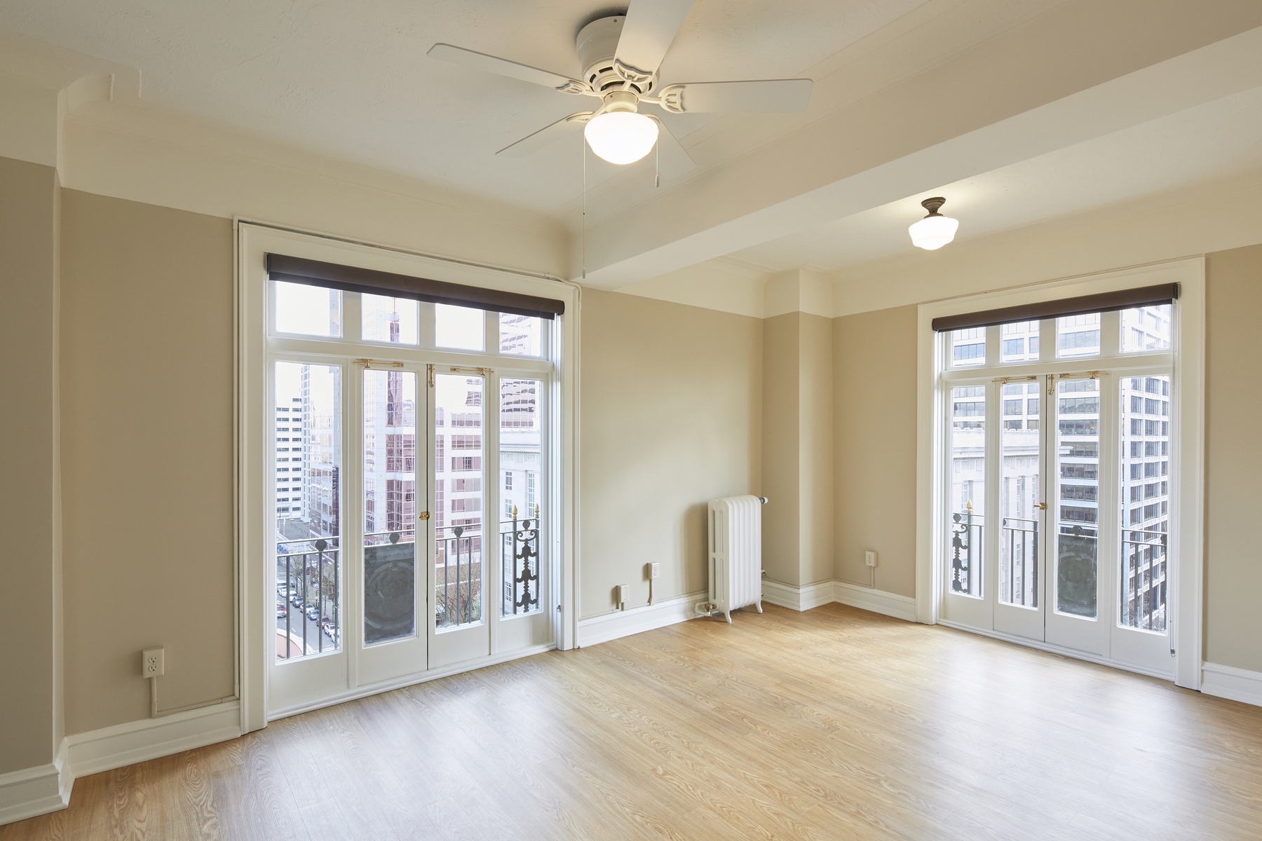 R&H: Sovereign Hotel Multifamily Housing Apartment Interior