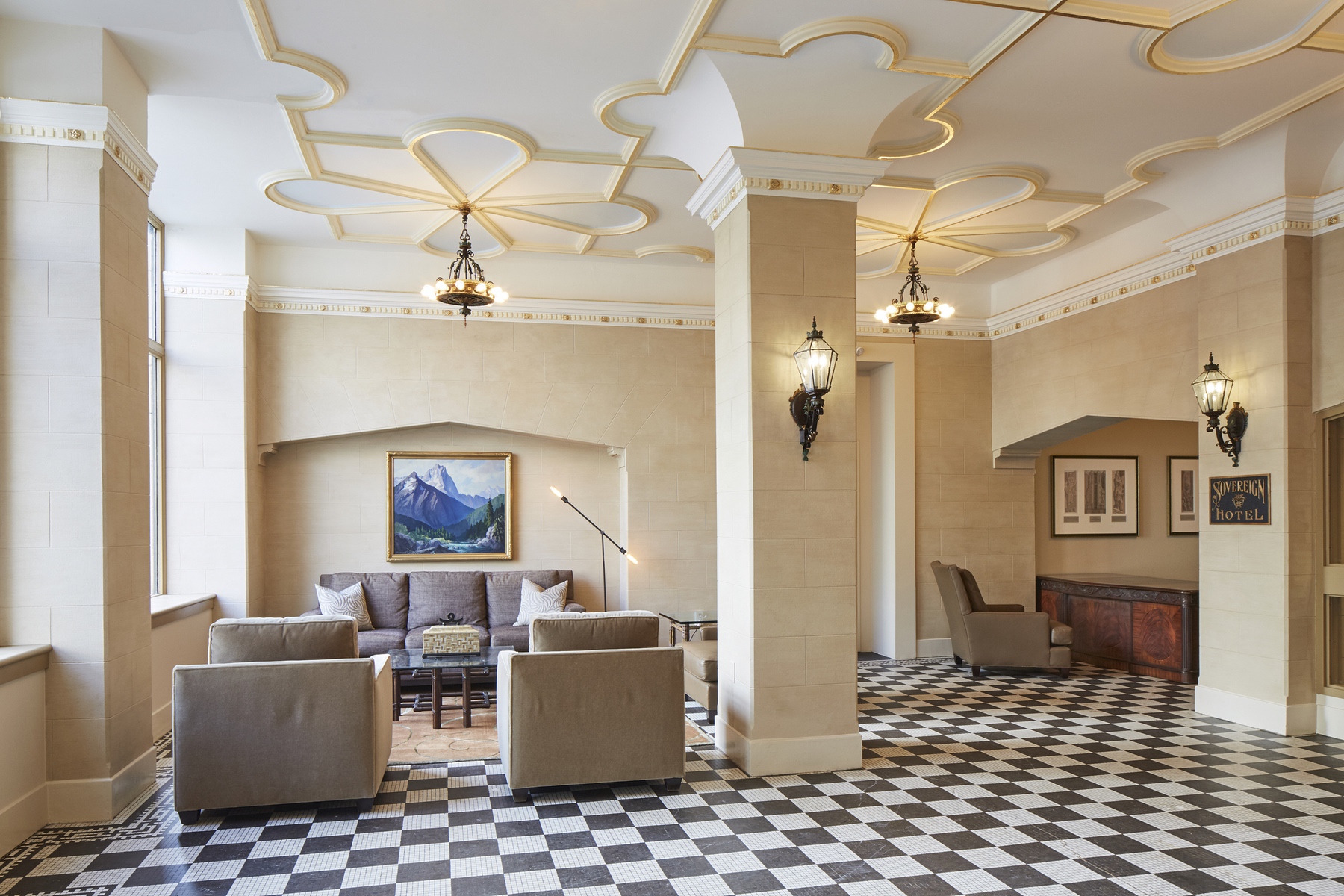 R&H: Sovereign Hotel Common Area