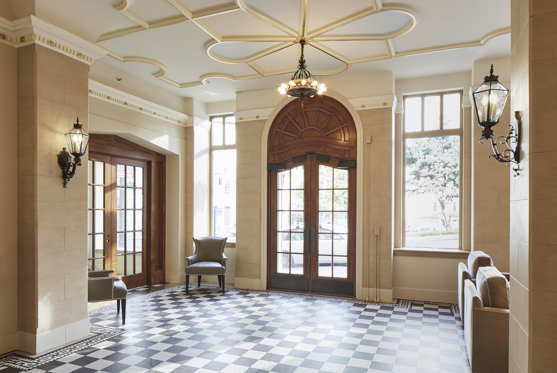 R&H: Sovereign Hotel Multifamily Housing Lobby Detail