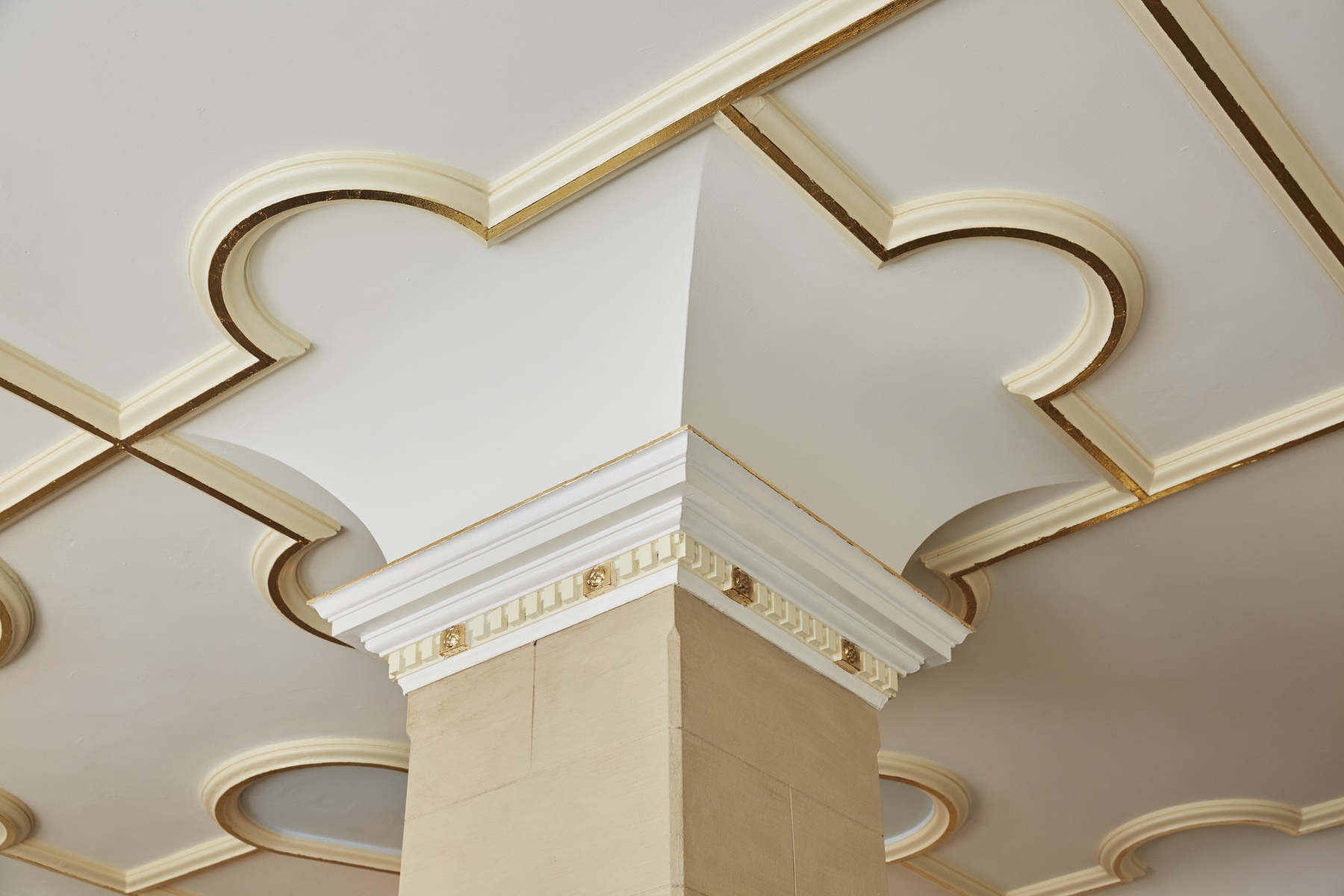 R&H: Sovereign Hotel Pillar Detail