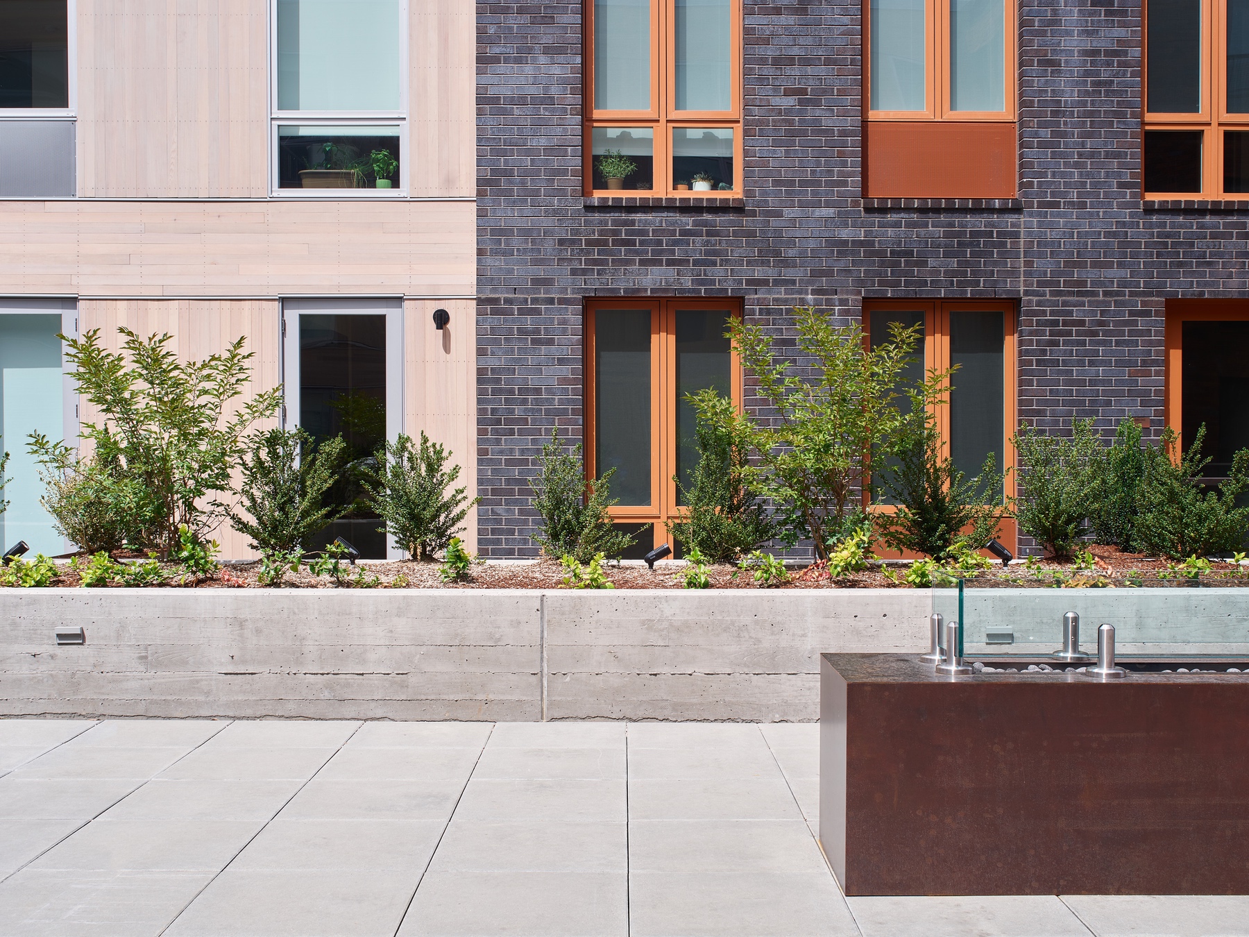 RH-the-union-at-st-johns-multifamily-housing-outdoor-common-area