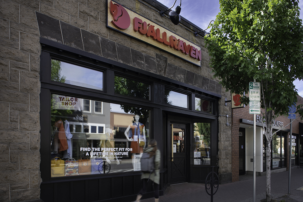 front-entrance-of-fjrallraven-outdoor-gear-in-bend