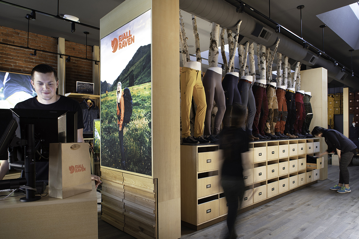 womens-hiking-pants-at-fjallraven-bend