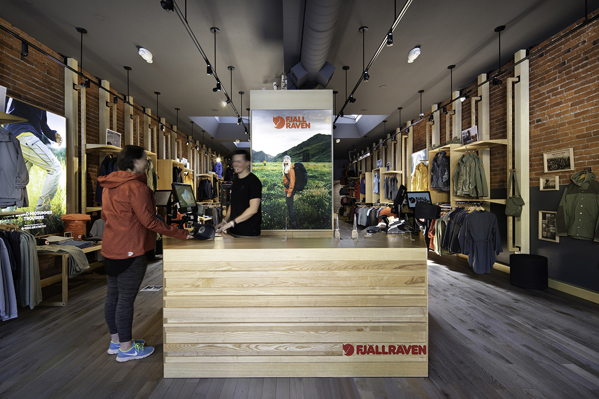 shopping-in-bend-oregon-at-fjallraven