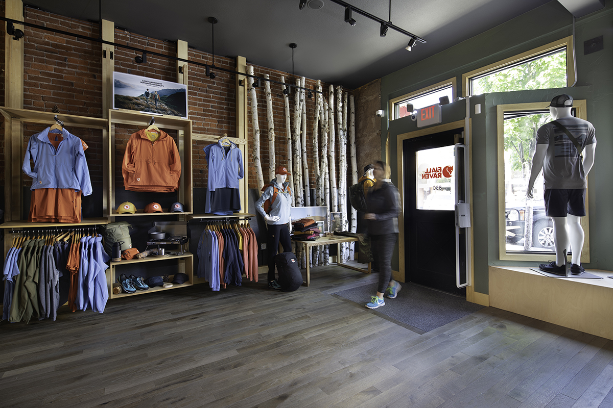 entering-retail-shopping-at-fjallraven-bend
