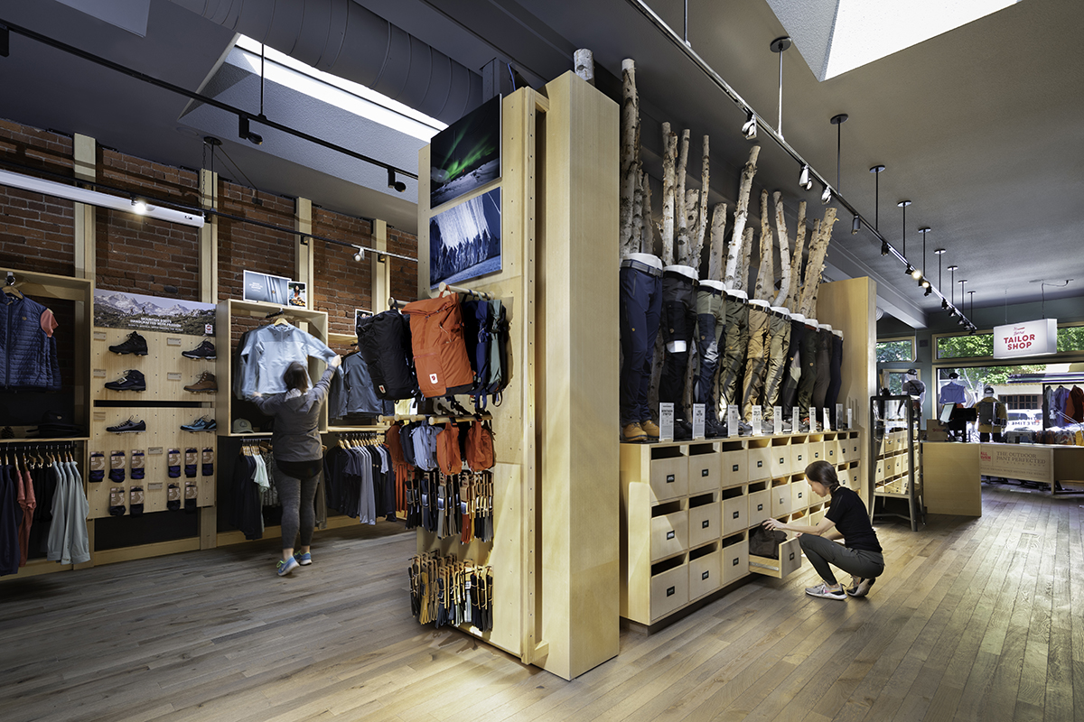 outdoor-gear-shopping-in-bend