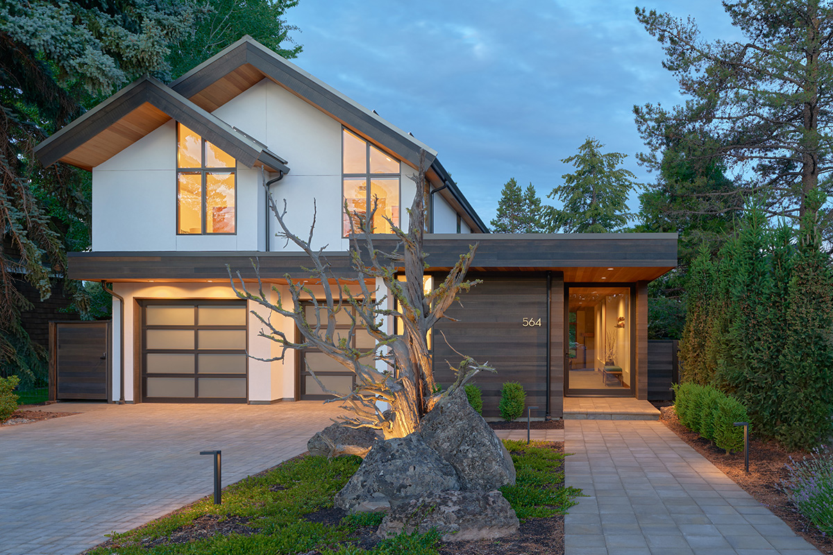 custom home in bend with Scandinavian contemporary design on deschutes river