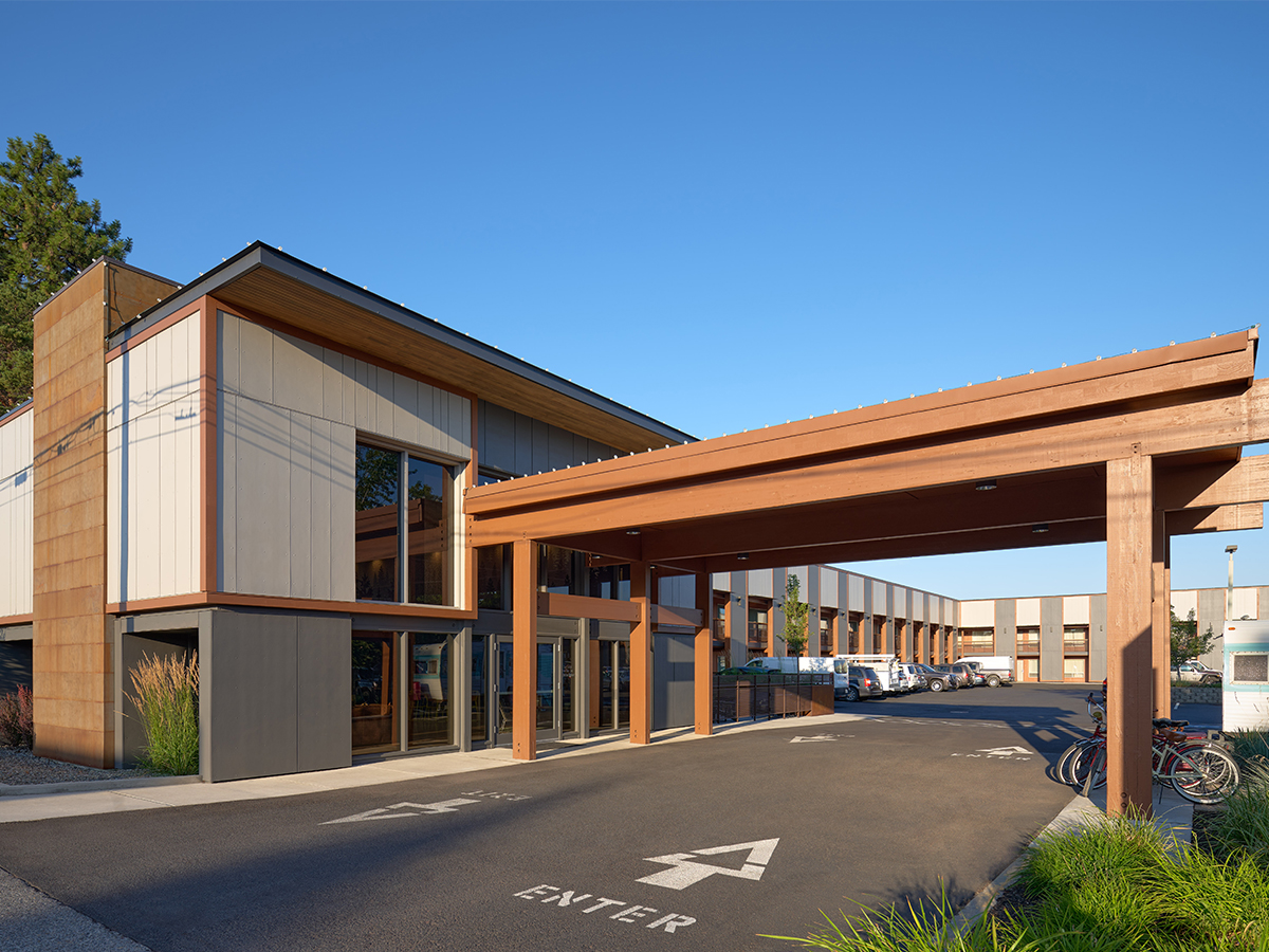 Newly updated front entrance at Signature Inn Bend hotel in Oregon